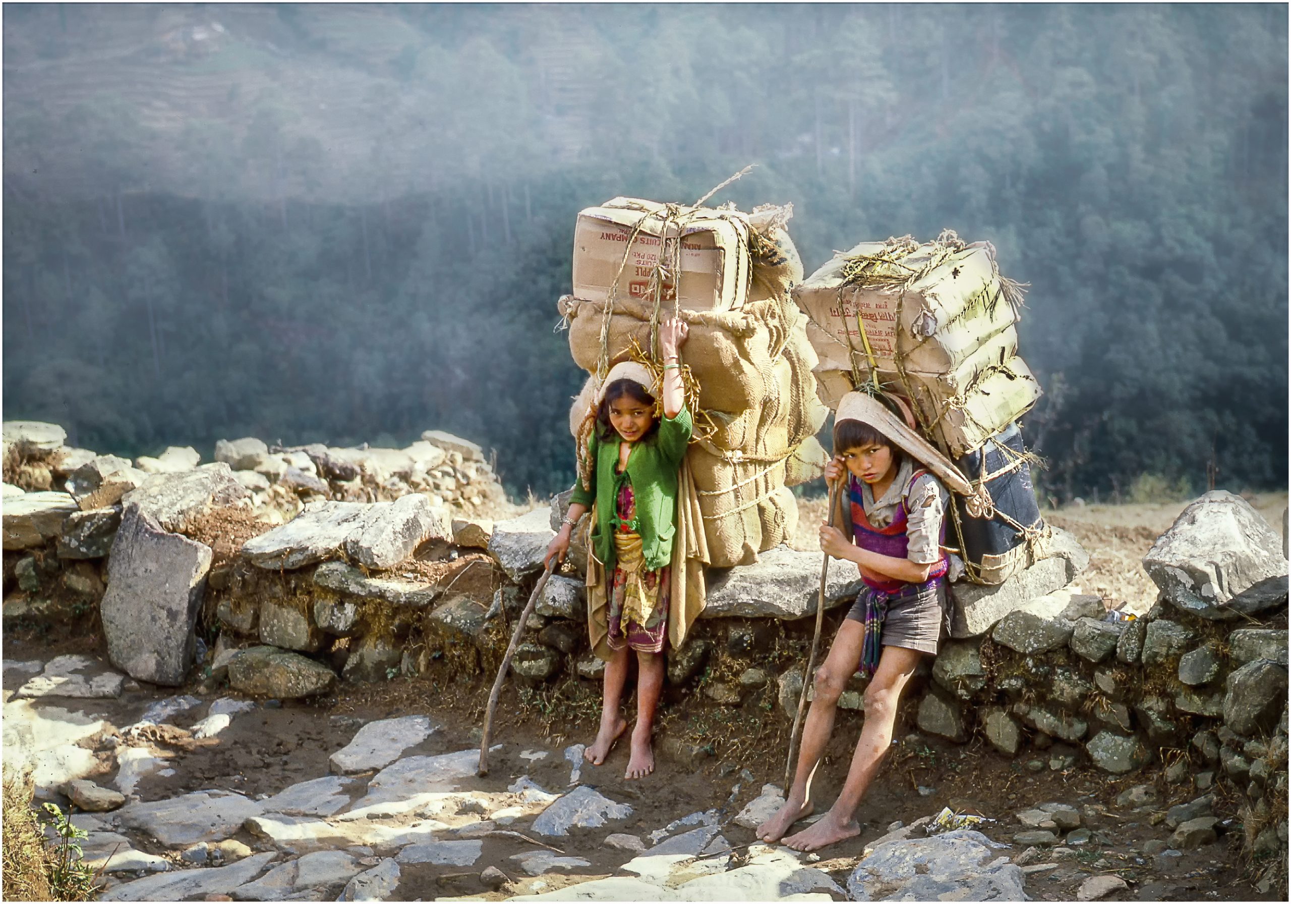 Zdjęcie konkursowe z wystawy pod tytułem Dziecko - Dwójka dzieci w Nepalu